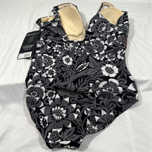NWT Miraclesuit‎ [ 16 US ] Delta Dawn Sojourn One Piece Swimsuit Black White - Picture 8 of 13